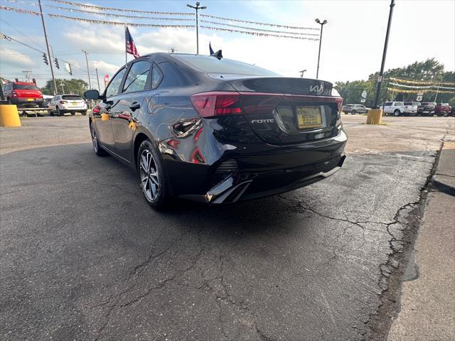 Photo of 2022 BLACK Kia Forte