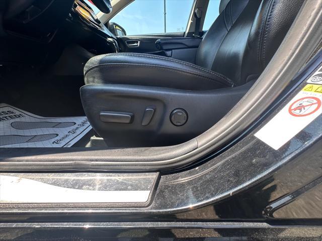 Photo of 2018 BLACK Toyota Avalon