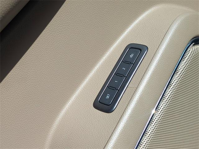 Photo of 2020 Iridescent Pearl Tricoat Chevrolet Tahoe