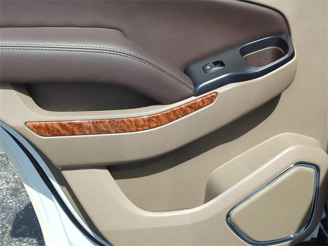 Photo of 2020 Iridescent Pearl Tricoat Chevrolet Tahoe