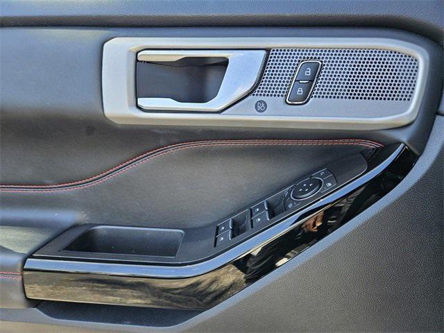 Photo of 2022 Star White Metallic Tri-Coat Ford Explorer