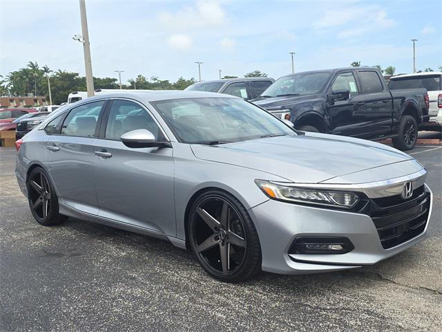 Photo of 2018 Lunar Silver Metallic Honda Accord