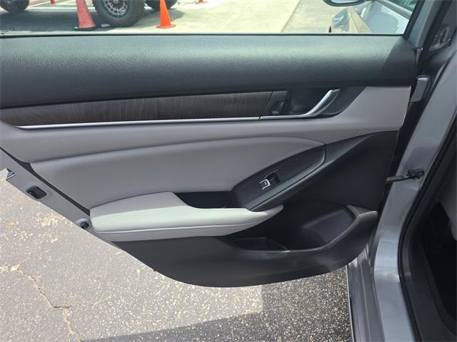 Photo of 2018 Lunar Silver Metallic Honda Accord
