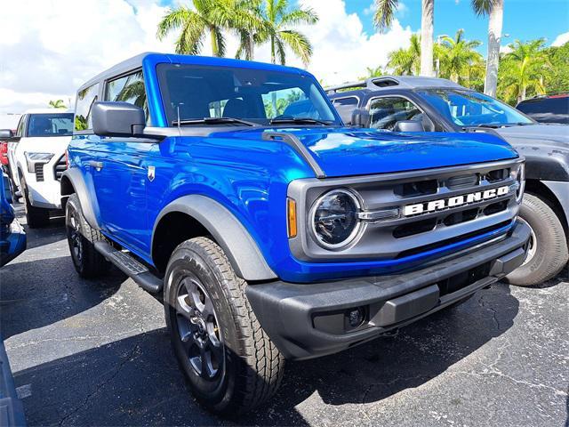 Photo of 2023 Velocity Blue Metallic Ford Bronco