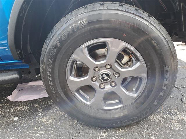 Photo of 2023 Velocity Blue Metallic Ford Bronco