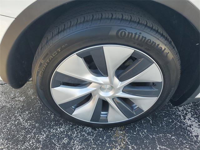 Photo of 2024 Pearl White Multi-Coat Tesla Model Y