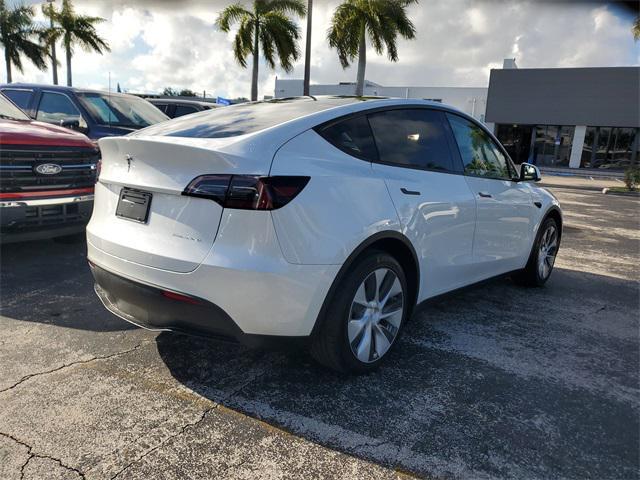 Photo of 2024 Pearl White Multi-Coat Tesla Model Y