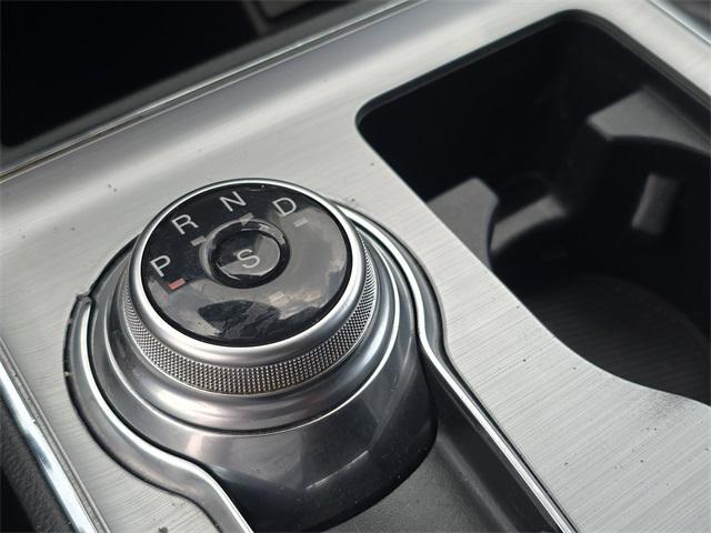 Photo of 2022 Gray Metallic Ford Edge