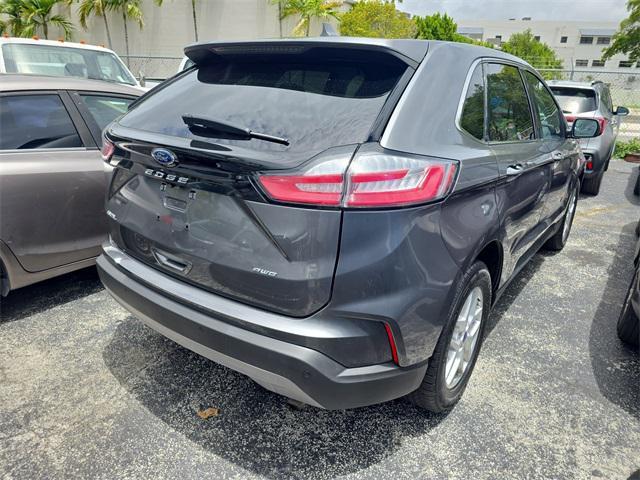 Photo of 2022 Gray Metallic Ford Edge
