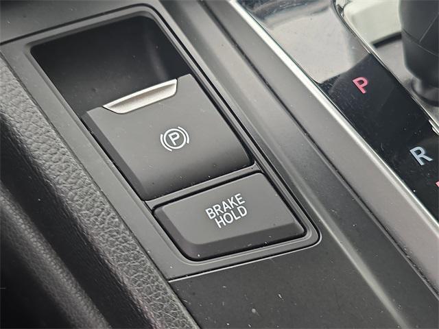 Photo of 2019 Platinum White Pearl Honda CR-V