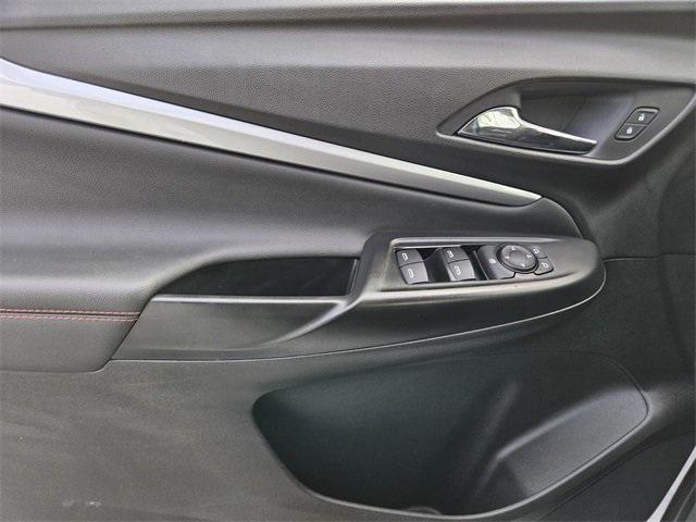 Photo of 2023 Summit White Chevrolet Bolt EUV