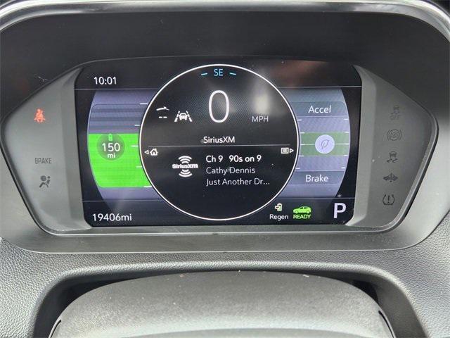Photo of 2023 Summit White Chevrolet Bolt EUV