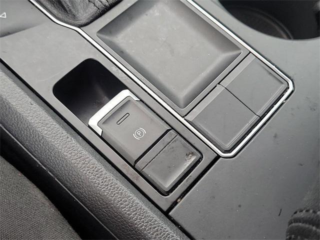 Photo of 2019 Pacific Blue Metallic Volkswagen Atlas