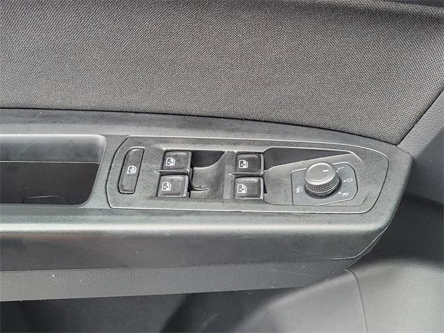 Photo of 2019 Pacific Blue Metallic Volkswagen Atlas