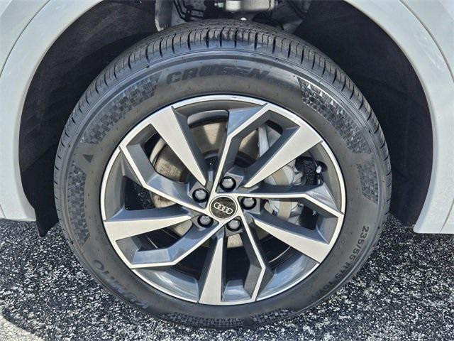 Photo of 2023 White Audi Q5