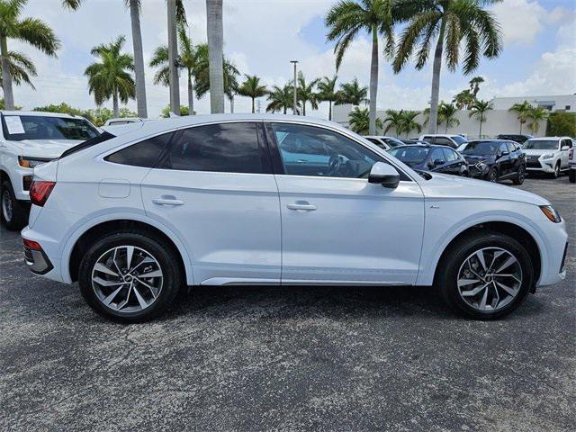 Photo of 2023 White Audi Q5