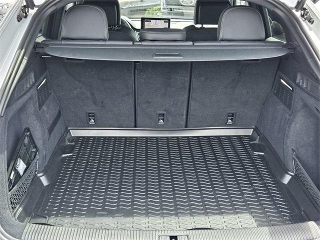 Photo of 2023 White Audi Q5