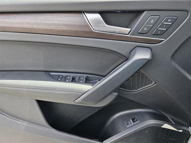 Photo of 2023 White Audi Q5