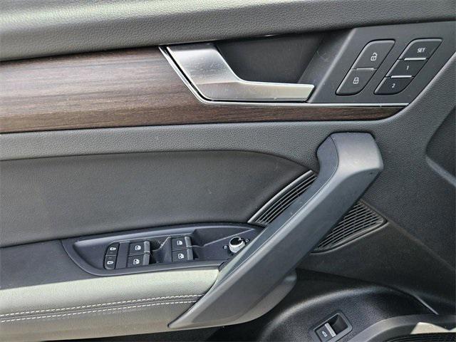 Photo of 2023 White Audi Q5
