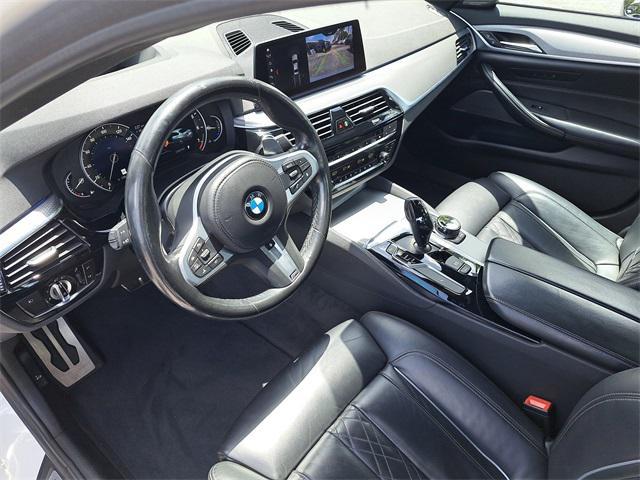 Photo of 2019 Alpine White BMW 540