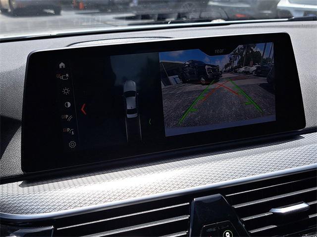 Photo of 2019 Alpine White BMW 540
