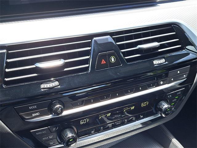 Photo of 2019 Alpine White BMW 540