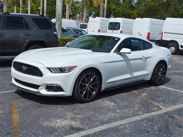 Photo of 2016 Oxford White Ford Mustang