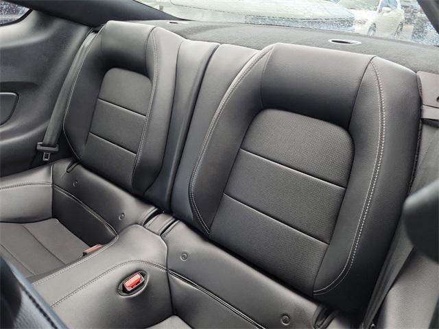 Photo of 2021 Oxford White Ford Mustang