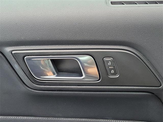 Photo of 2021 Oxford White Ford Mustang