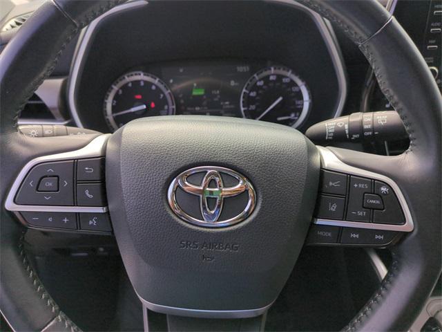 Photo of 2022 Magnetic Gray Metallic Toyota Highlander