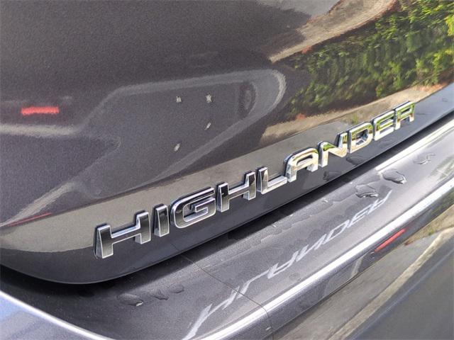 Photo of 2022 Magnetic Gray Metallic Toyota Highlander