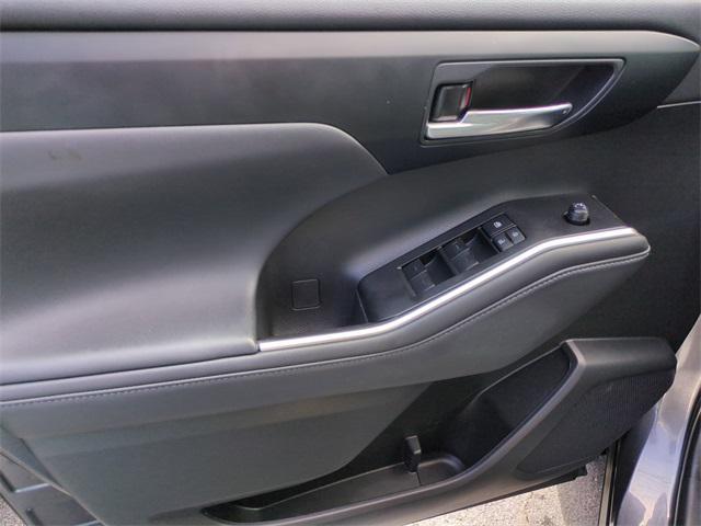 Photo of 2022 Magnetic Gray Metallic Toyota Highlander