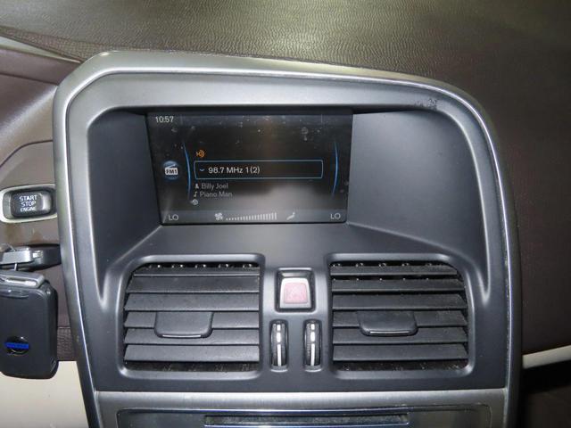 Photo of 2011 Beige Volvo XC60