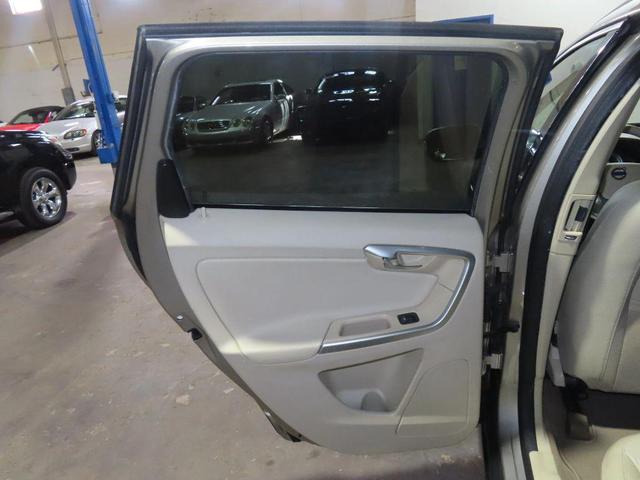 Photo of 2011 Beige Volvo XC60