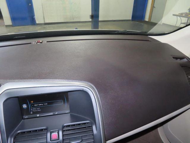 Photo of 2011 Beige Volvo XC60