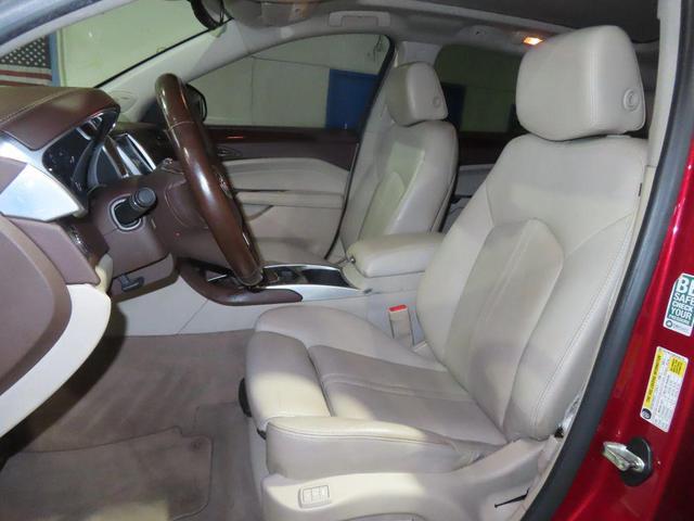 Photo of 2014 Red Cadillac SRX