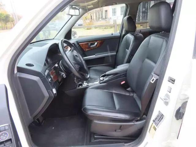 Photo of 2012 White Mercedes-Benz GLK-Class