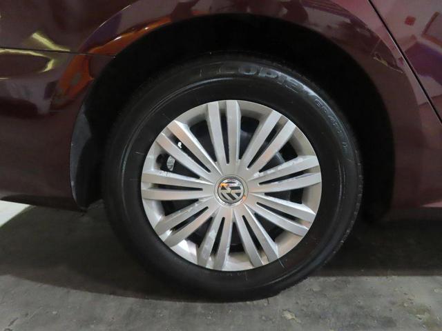 Photo of 2014 Burgundy Volkswagen Passat