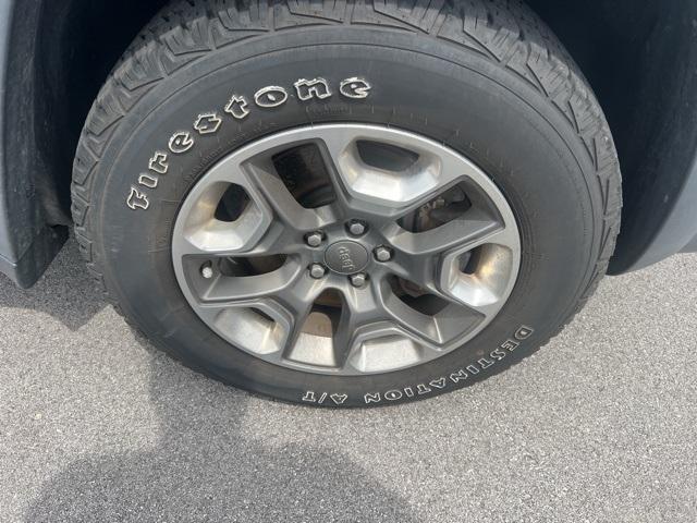 Photo of 2019 Diamond Black Jeep Cherokee