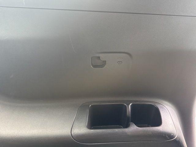 Photo of 2025 Summit White Chevrolet Traverse