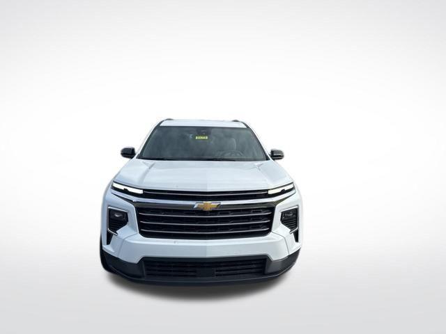 Photo of 2025 Summit White Chevrolet Traverse
