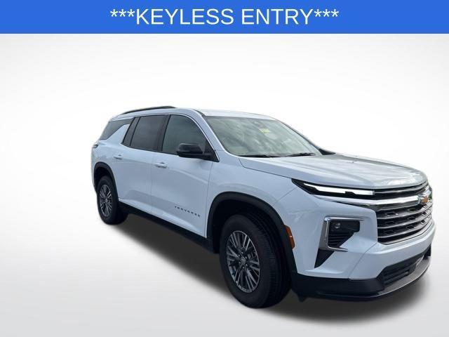 Photo of 2025 Summit White Chevrolet Traverse