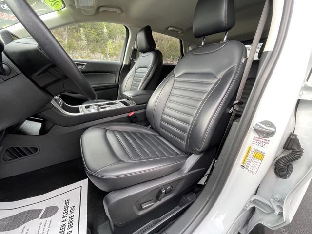 Photo of 2024 Oxford White Ford Edge