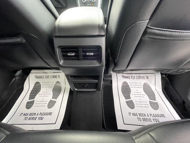 Photo of 2024 Oxford White Ford Edge