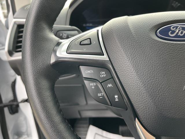 Photo of 2024 Oxford White Ford Edge