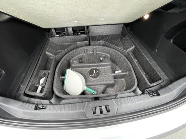 Photo of 2024 Oxford White Ford Edge