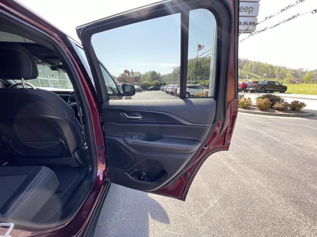 Photo of 2025 Velvet Red Pearlcoat Jeep Grand Cherokee