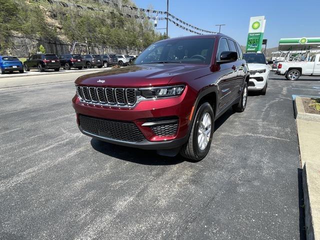 Photo of 2025 Velvet Red Pearlcoat Jeep Grand Cherokee
