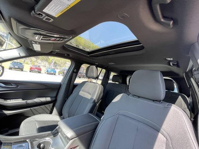 Photo of 2025 Velvet Red Pearlcoat Jeep Grand Cherokee