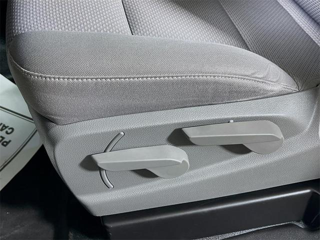 Photo of 2015 Summit White Chevrolet Silverado 1500